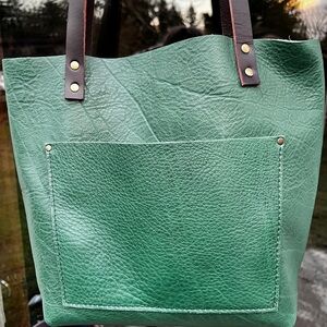 Portland Leather Bacalar Medium Classic Tote